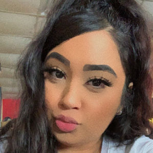 Meet your Posher, Desi